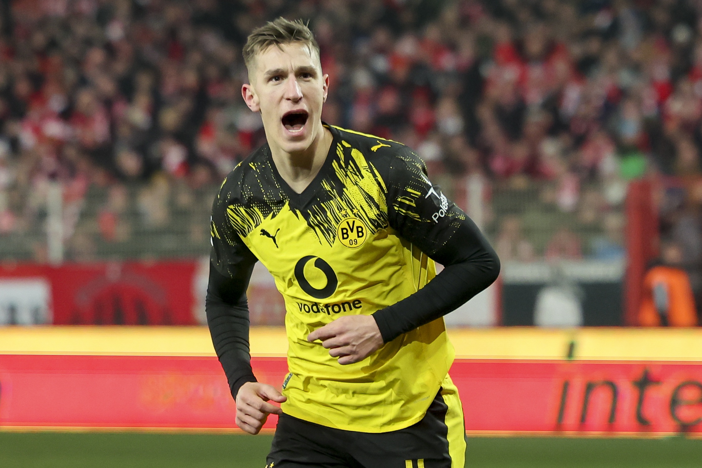 开云体育官网-阿斯：施洛特贝克是皇马中卫热门选择，俱乐部与多特关系良好