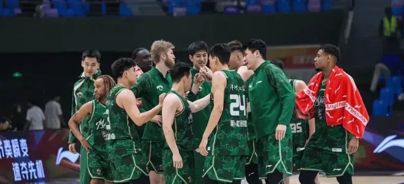 开云体育-今晚南京vs北控大名单：邹雨宸、郭昊文出战，J.Cole缺席